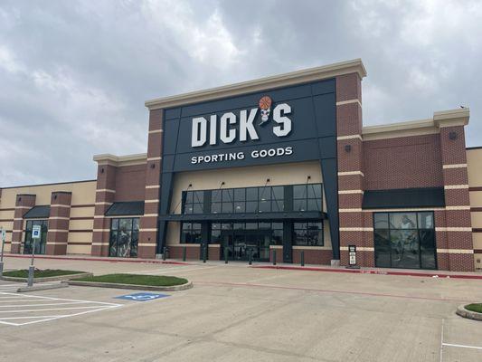 DICK'S Sporting Goods