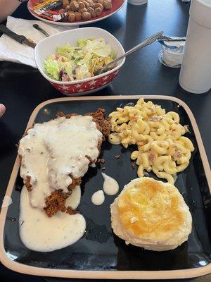 Fried chicken w gravy, Mac & Cheese, biscuit & salad