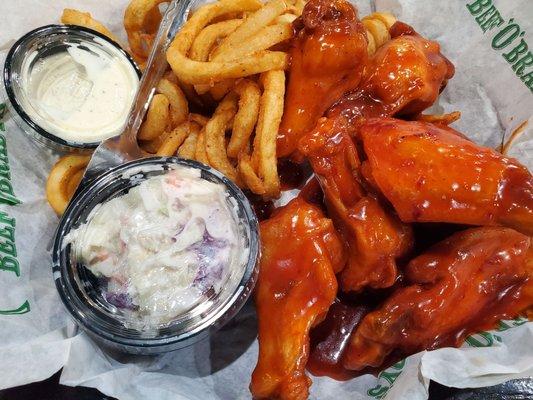 Sweet Jalepeno traditional wing basket with slaw and fries