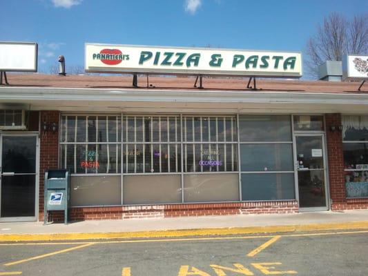 Front of Pizzeria