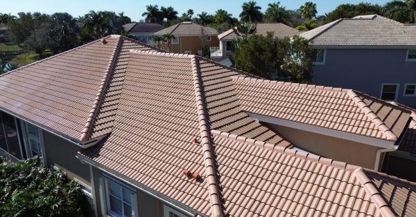 Tile roofing - Westlake, Villa 900, Champagne Cream