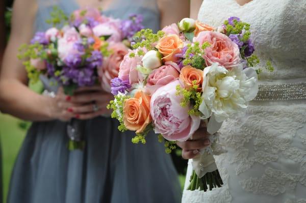 Summer wedding bouquets.