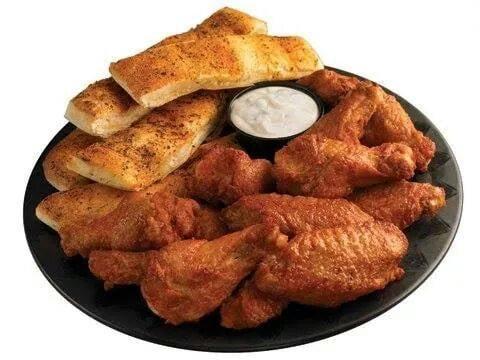 Buffalo wings and Cajun Bread