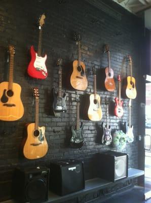 Screaming guitars!