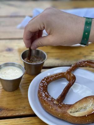 Pretzel with beer cheese & mustard