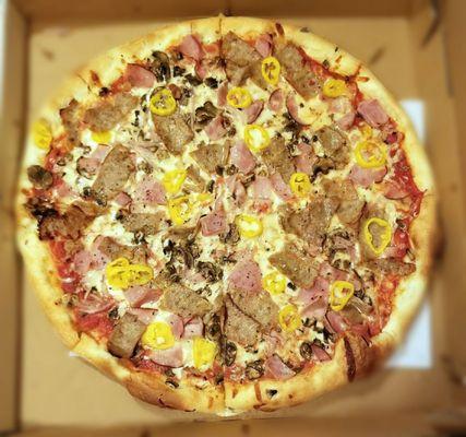 18" Large Pizza with Italian Sausage, Ham, Onions, Banana Peppers & Mushrooms