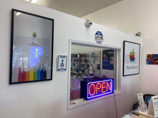 LA iPhone repair and unlock center