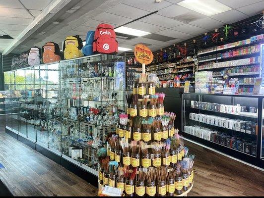 Welcome to Roar Smoke Shop!