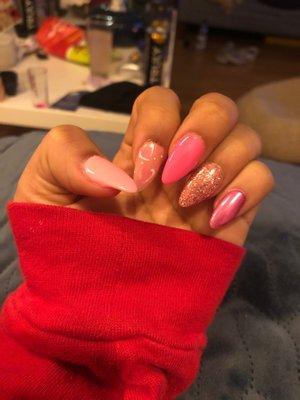 Hoi does it again!!! Love this year's Valentine's Day nails