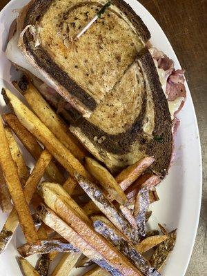 Corned Beef Reuben Sandwich