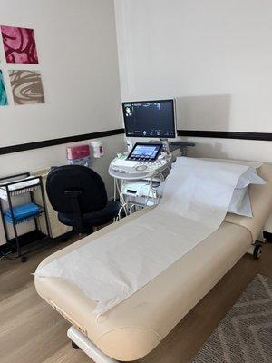 Bed and ultrasound set up