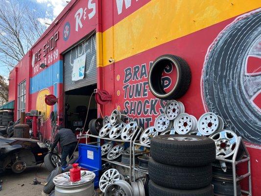 R & S Tire Shop