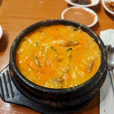 Tofu soup soondubu