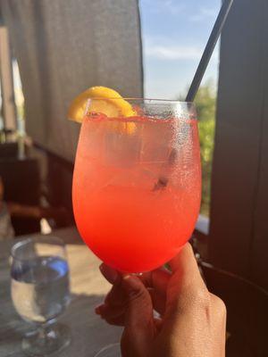 The strawberry sunset mimosa is great !