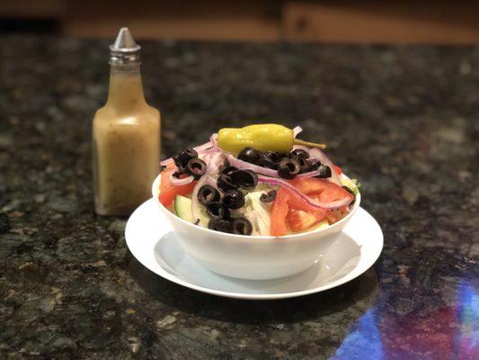 Smallest dinner side salad with Italian dressing