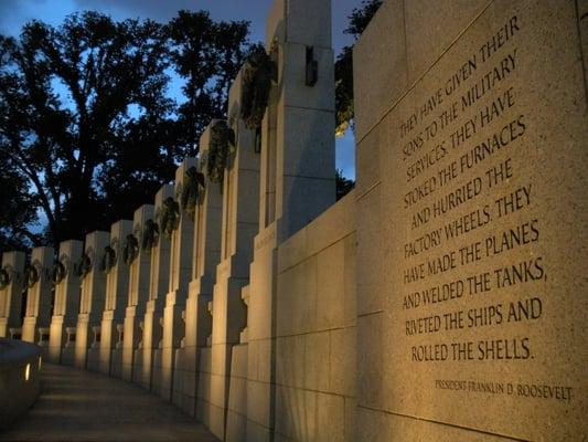 World War II Memorial ont eh DC at Night Tour