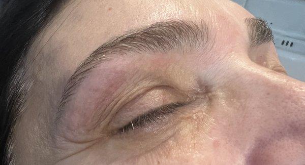 Eyebrows threading by Nirvana team