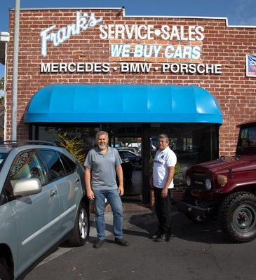 Dario and Manny, our Service Team!