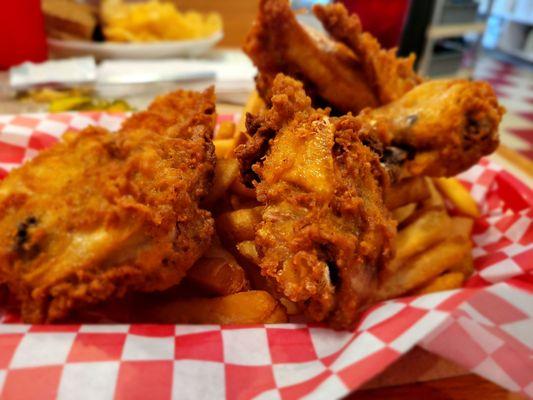 Fried chicken platter.