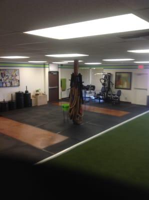 Large training facility with prewritten workouts!!