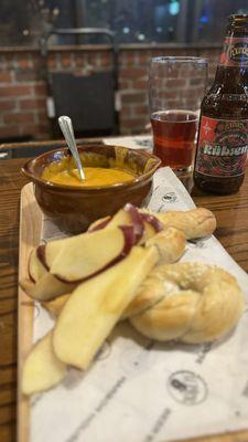 Guinness cheese fondue and Rubaeus beer