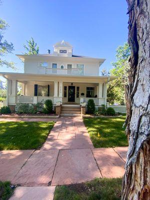 Picture-perfect! Our exterior house painting project is complete, giving this home a timeless and crisp white finish.  #ExteriorPainting