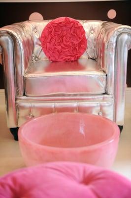 Fresh Beauty Studio's Pedicure chair and pink bowl