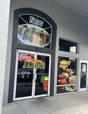 Entrance to Taqueria Jilasco