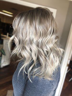 Icy highlights by @hairbyarianahagen