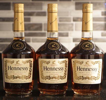 Happy aloha FRIDAY, pick up Some HENNESSY fR. FOODLAND Ewa *12/18/2020