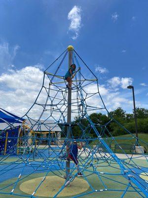 Play structure