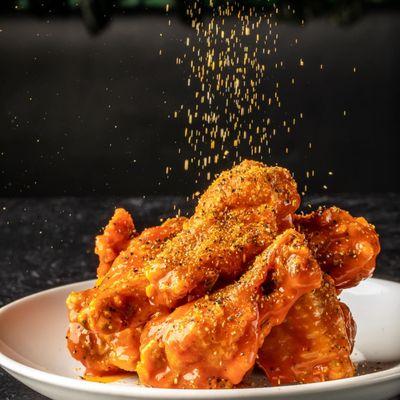 CRU Cut Wing flavors: Plain, Lemon Pepper, Old Bay, Garlic Parmesan, BBQ, Hot/Mild, Sweet Chili, Jerk