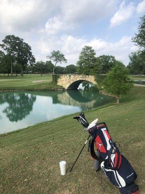 Beautiful course. Nice bridges very well looked after.