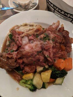 Pork ossobuco with veggies and delicious mashed.