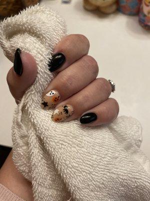 Halloween manicure