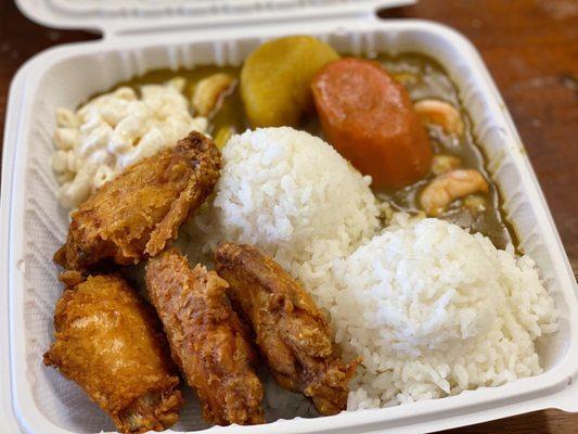 Chicken wing and shrimp curry mixed plate