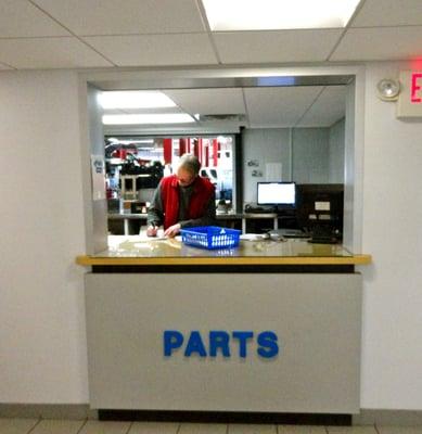 Steet Ponte Chevy Parts Department