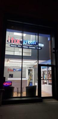 iFixScreens Greenwich store