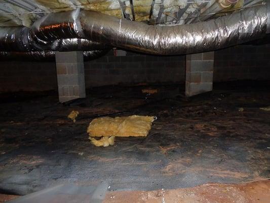 Crawl space before All Star Restoration encapsulation