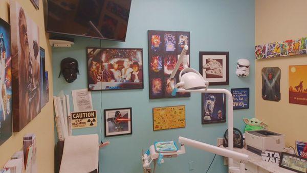 Today I get the Star Wars room instead of Marvel. My dentist is very cool :-)