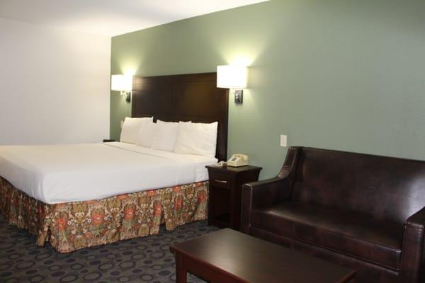 Regency Inn & Suites in Pittsburg Kansas