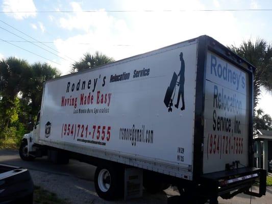 Rodneys does moving pickup and delivery haul away old furniture and appliances we're professional movers  give us a call 954-721-7555