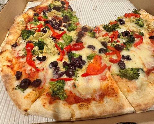 10" Garden Mediterranean pizza