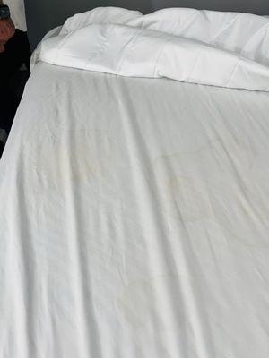 The room had a urine smell. We were itching, we notice sheets were very DIRTY and had a strong SMELL.