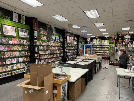 Silver Moon Comics and Collectibles