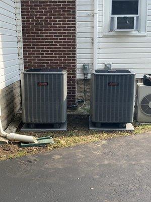 Installation of 2 high efficiency Amana heat pumps