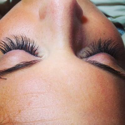 eyelash extension