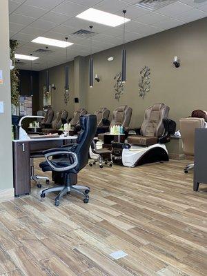 Enough room for 12 pedis  and 8 mani stations