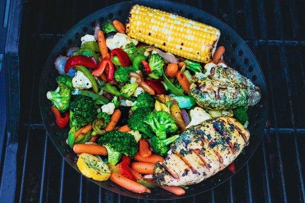 Garlic Herb Flavored Breasts with Vegetables