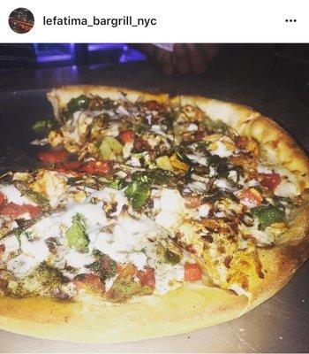 CHICKEN WITH VEGGIE PIZZA